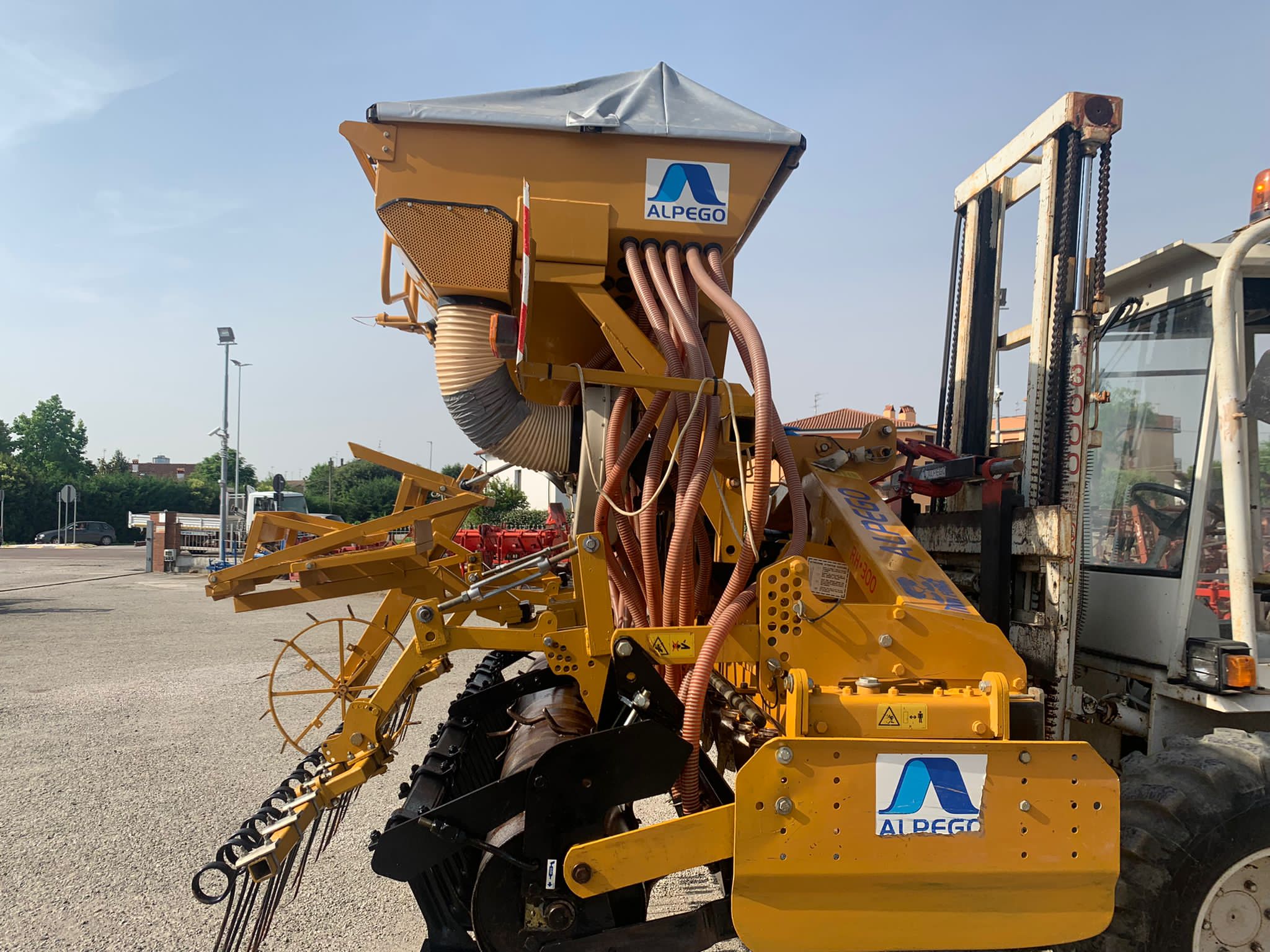 attrezzi agricoli Seminatrice Alpego